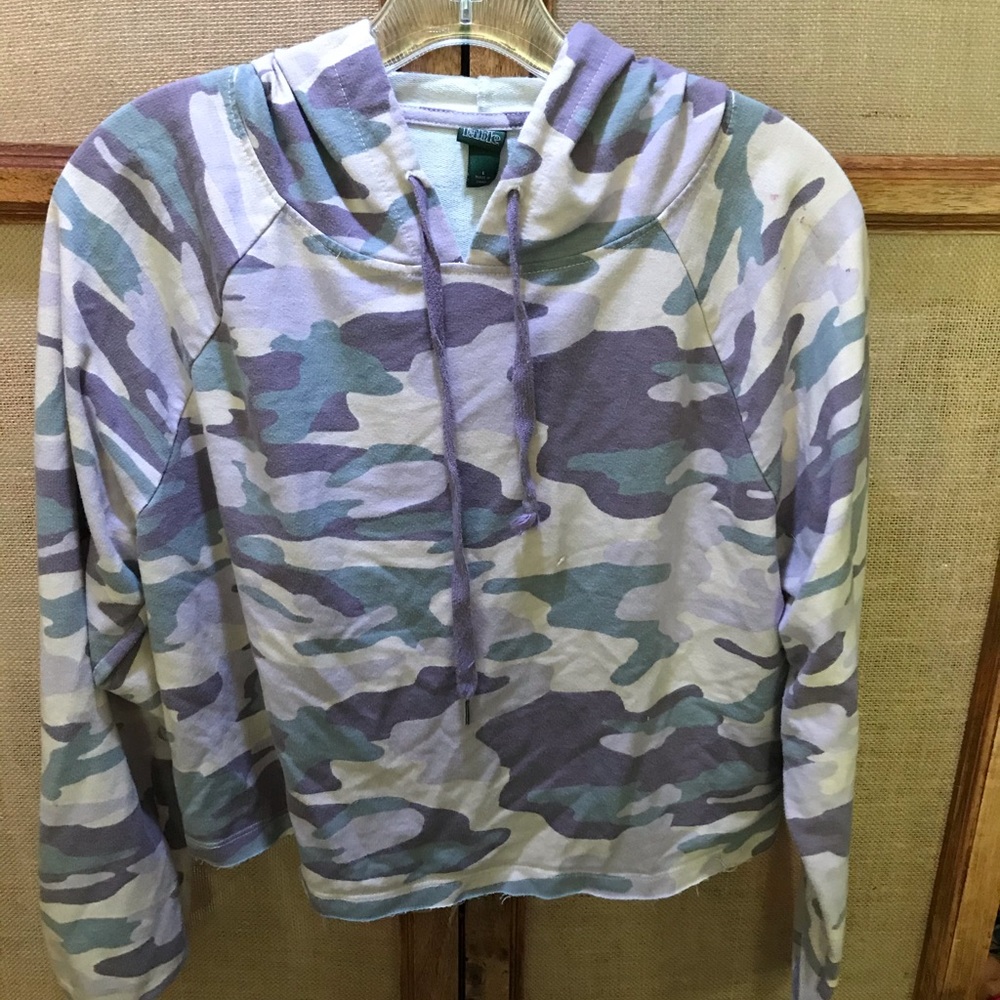 Camo cropped hoodie